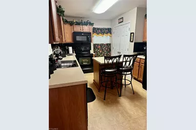 1590 Sunbridge Court, Winston-Salem, NC 27103 - Photo 7