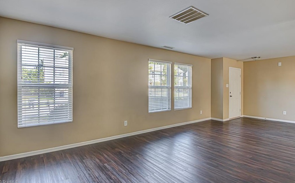 5368 Fairway Forest Dr, Winston Salem NC  27105-3152 exterior