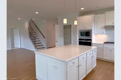 7607 Valhalla Way, Greensboro, NC 27409 - Photo 5