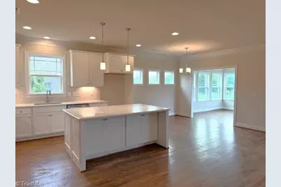 7607 Valhalla Way, Greensboro, NC 27409 - Photo 9