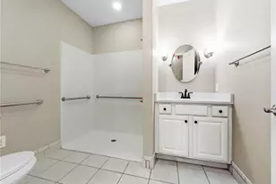 605 W Market St, Greensboro, NC 27401 - Photo 11