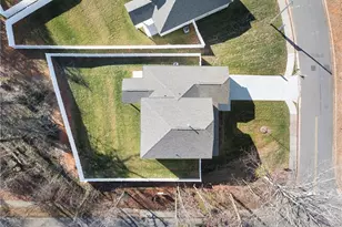 3051 Loch Dr, Winston-Salem, NC 27106 - Photo 3