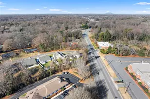 3051 Loch Dr, Winston-Salem, NC 27106 - Photo 9