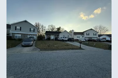 7 Fieldale Court, Greensboro, NC 27406 - Photo 3