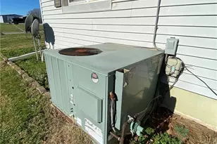 888 Klondike Rd, State Road, NC 28676 - Photo 15