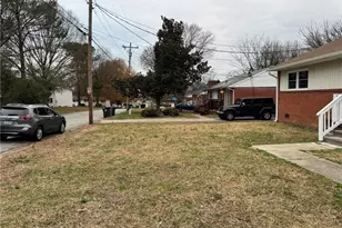 1609 17th St, Greensboro, NC 27405 - Photo 15