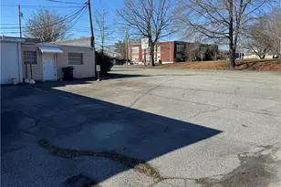 316 E Center St, Lexington, NC 27292 - Photo 3