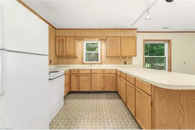 5971 Beckner Street, Winston-Salem, NC 27103 - Photo 7