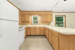 5971 Beckner St, Winston-Salem, NC 27103 - Photo 7