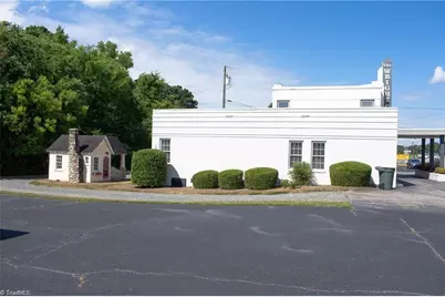 222 E Meadow Road, Eden, NC 27288 - Photo 3