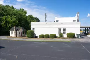 222 E Meadow Rd, Eden, NC 27288 - Photo 3