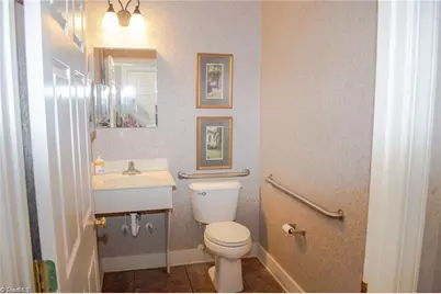 222 E Meadow Road, Eden, NC 27288 - Photo 23