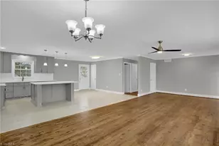 420 Collinwood Dr, Burlington, NC 27215 - Photo 11