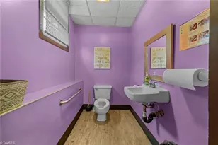 1501 Upland Dr, Greensboro, NC 27405 - Photo 15