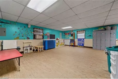 1501 Upland Drive, Greensboro, NC 27405 - Photo 17