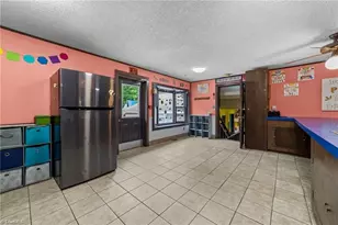 1501 Upland Dr, Greensboro, NC 27405 - Photo 9