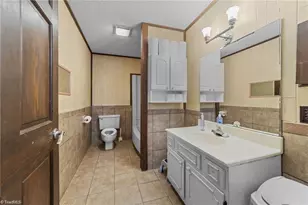 1501 Upland Dr, Greensboro, NC 27405 - Photo 5