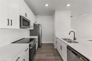 1096 University Dr, Burlington, NC 27215 - Photo 3