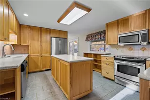 5984 Beckner St, Winston-Salem, NC 27103 - Photo 5