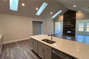 1053 Beechcraft Dr, Mebane, NC 27302 - Photo 3