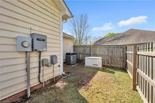 39 Mansfield Cir, Greensboro, NC 27455 - Photo 27