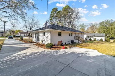 212 W Cornwallis Drive, Greensboro, NC 27408 - Photo 5