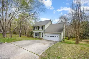 2009 Kildare Woods Dr, Greensboro, NC 27407 - Photo 3