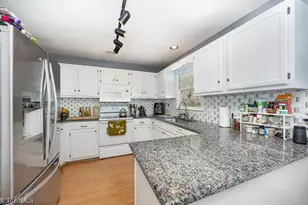 2009 Kildare Woods Dr, Greensboro, NC 27407 - Photo 9