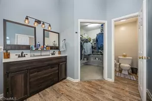 2009 Kildare Woods Dr, Greensboro, NC 27407 - Photo 17