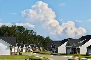 1075 Fairhaven Dr, Mebane, NC 27302 - Photo 5