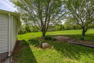 122 Clebourne Ln, Reidsville, NC 27320 - Photo 25