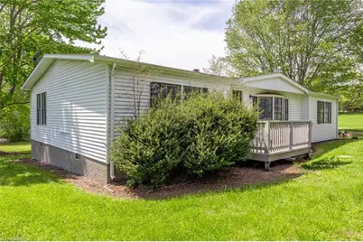 122 Clebourne Lane, Reidsville, NC 27320 - Photo 3