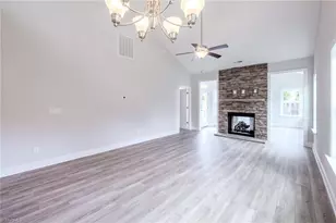 2203 Friedberg Village Dr, Winston-Salem, NC 27127 - Photo 7