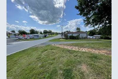 313 E King Street, King, NC 27021 - Photo 7