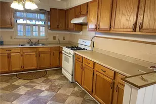 2621 Creekwood Dr, Winston-Salem, NC 27103 - Photo 5