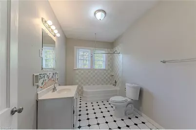 122 Rosedale Circle, Winston-Salem, NC 27106 - Photo 17