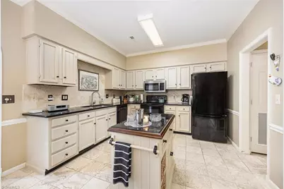 15 Fountain Manor Drive #B, Greensboro, NC 27405 - Photo 9