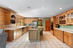 2404 Hunters Ridge Dr, Pleasant Garden, NC 27313 - Photo 9