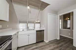 128 Kathland Ave, Thomasville, NC 27360 - Photo 9