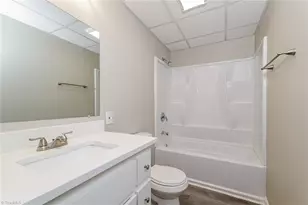 128 Kathland Ave, Thomasville, NC 27360 - Photo 17