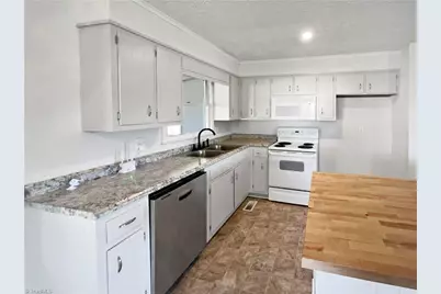 3916 Rollingwood Court, Trinity, NC 27370 - Photo 7