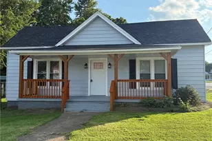 401 Greenwood St, Eden, NC 27288 - Photo 1