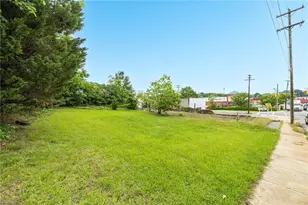 534 S Scales St, Reidsville, NC 27320 - Photo 5