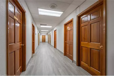 145 S Walnut Circle, Greensboro, NC 27409 - Photo 9