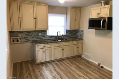 828 Willow Place, High Point, NC 27260 - Photo 3