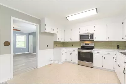 429 Mendenhall Drive, Winston-Salem, NC 27127 - Photo 13