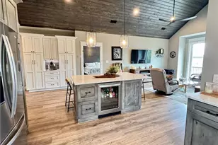 70 Paynes Ct, Roaring Gap, NC 28668 - Photo 15