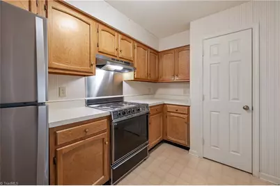 12 Park Village Lane #F, Greensboro, NC 27455 - Photo 7