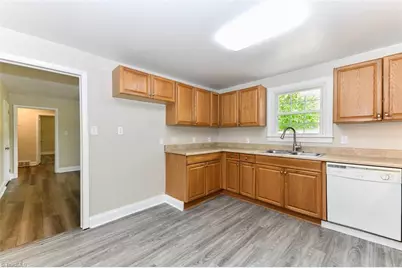 2507 E Woodlyn Way, Greensboro, NC 27407 - Photo 17