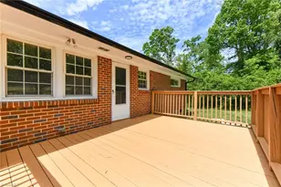 2507 E Woodlyn Way, Greensboro, NC 27407 - Photo 11